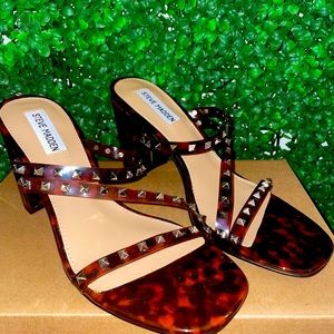Steve Madden *NEVER WORN* Sandal